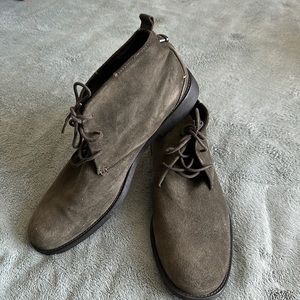 Man suede boots , size 12, like new